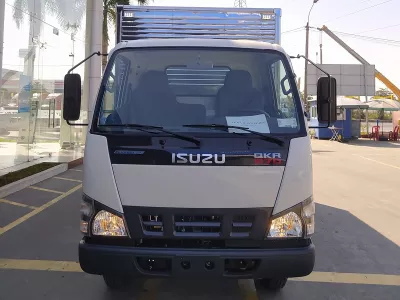 123oto THAY KÍNH XE Ô TÔ tải Isuzu 2.8 tấn tận nơi